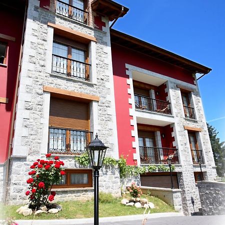 Apartamentos Rurales La Vina Onís Esterno foto