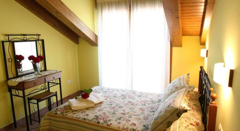 Apartamentos Rurales La Vina Onís Esterno foto