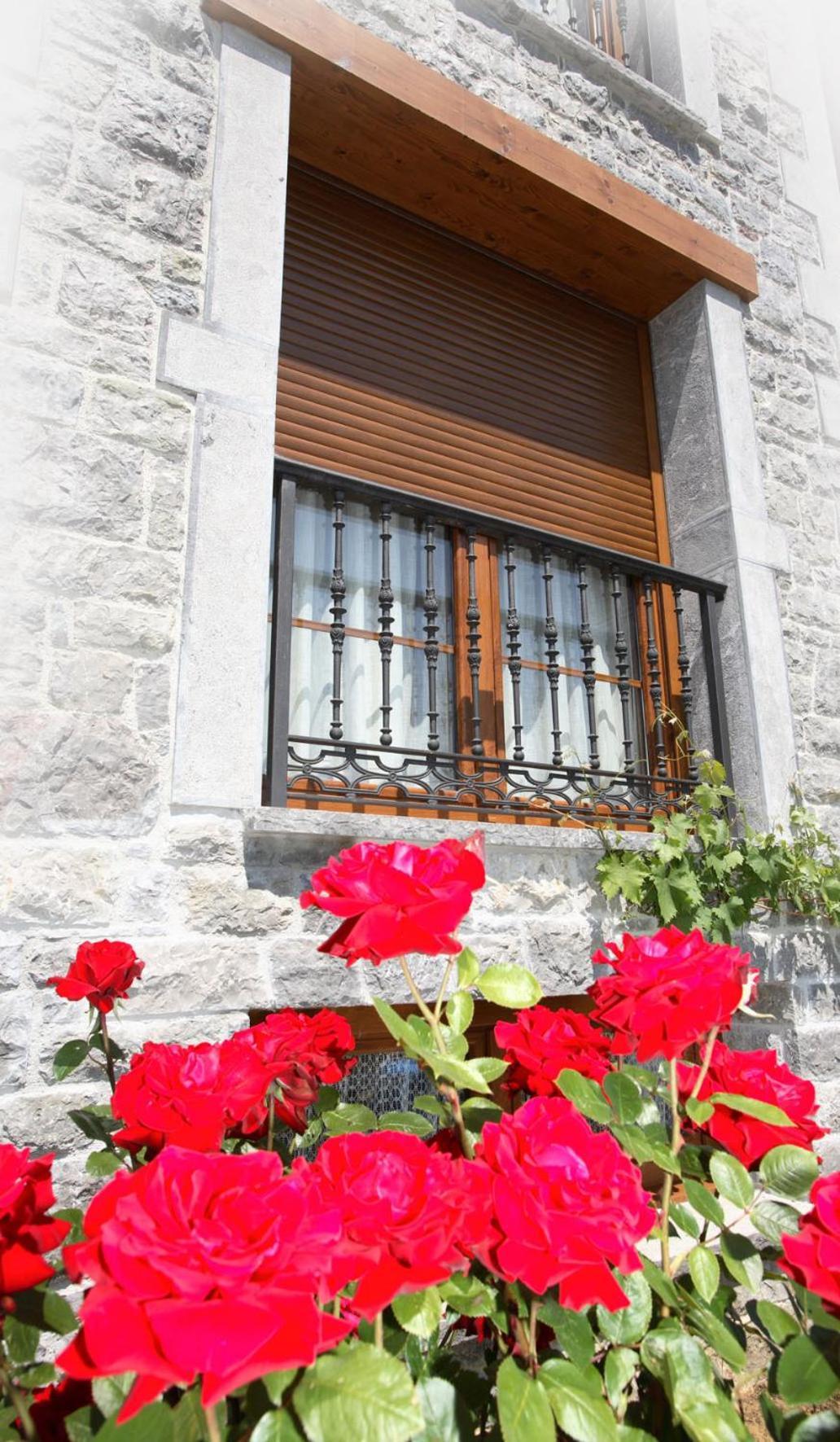 Apartamentos Rurales La Vina Onís Esterno foto
